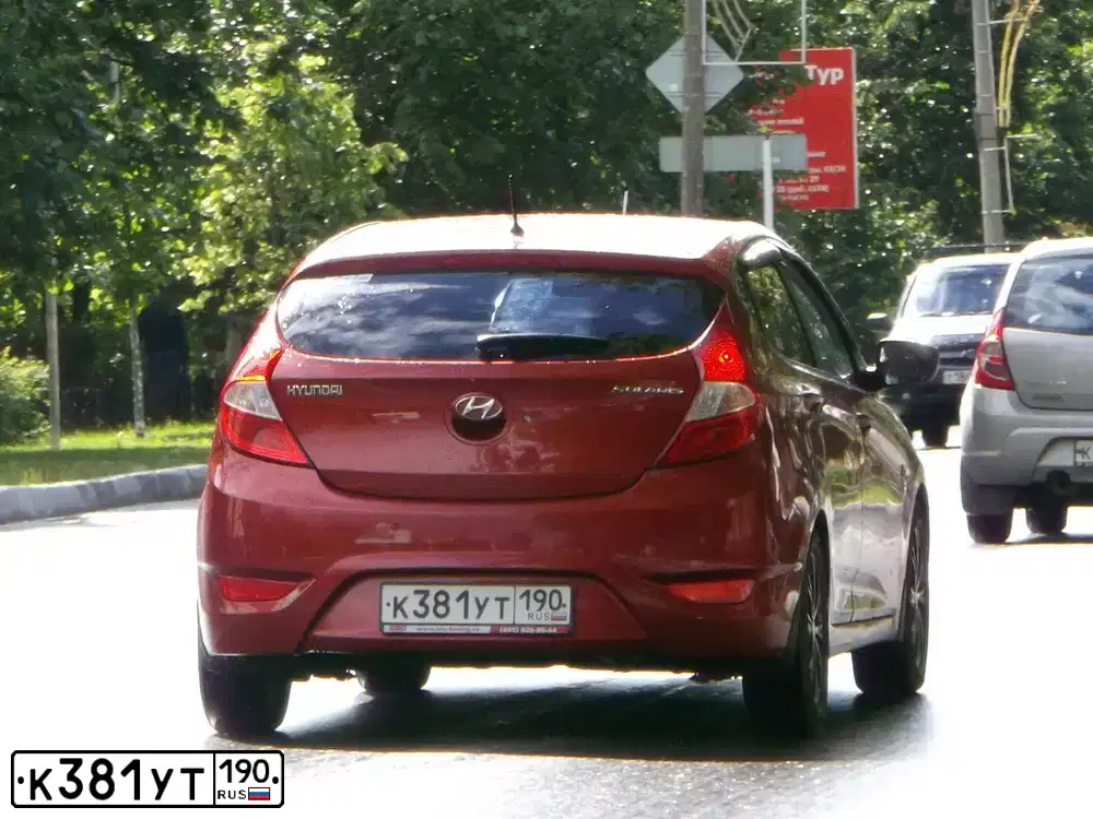 Фото автомобиля HYUNDAI SOLARIS, 2011 — госномер Х934НТ197. Цвет: КРАСНЫЙ