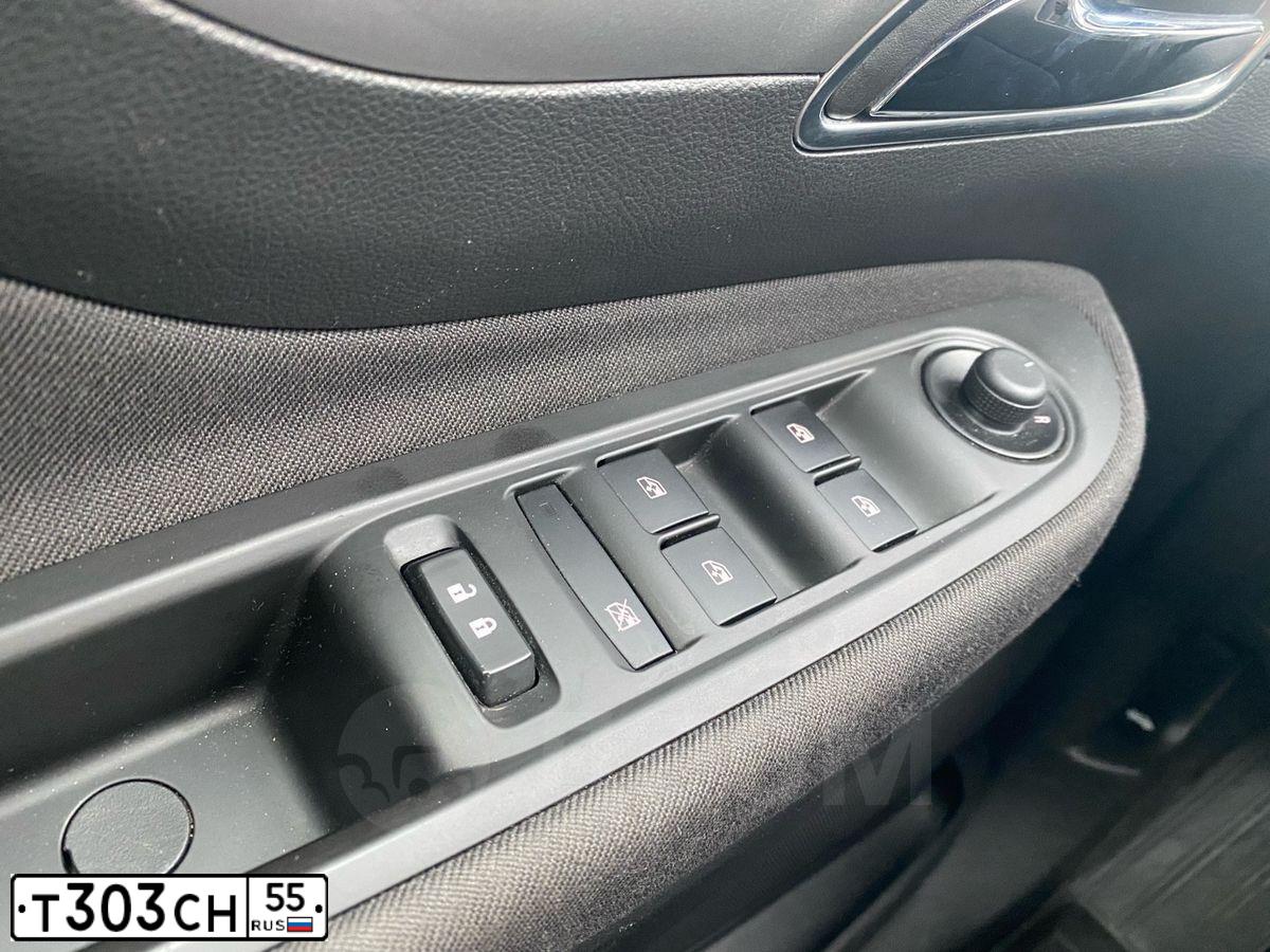 Фото автомобиля OPEL MOKKA, 2014 — госномер Е806НЕ51. Цвет: Белый