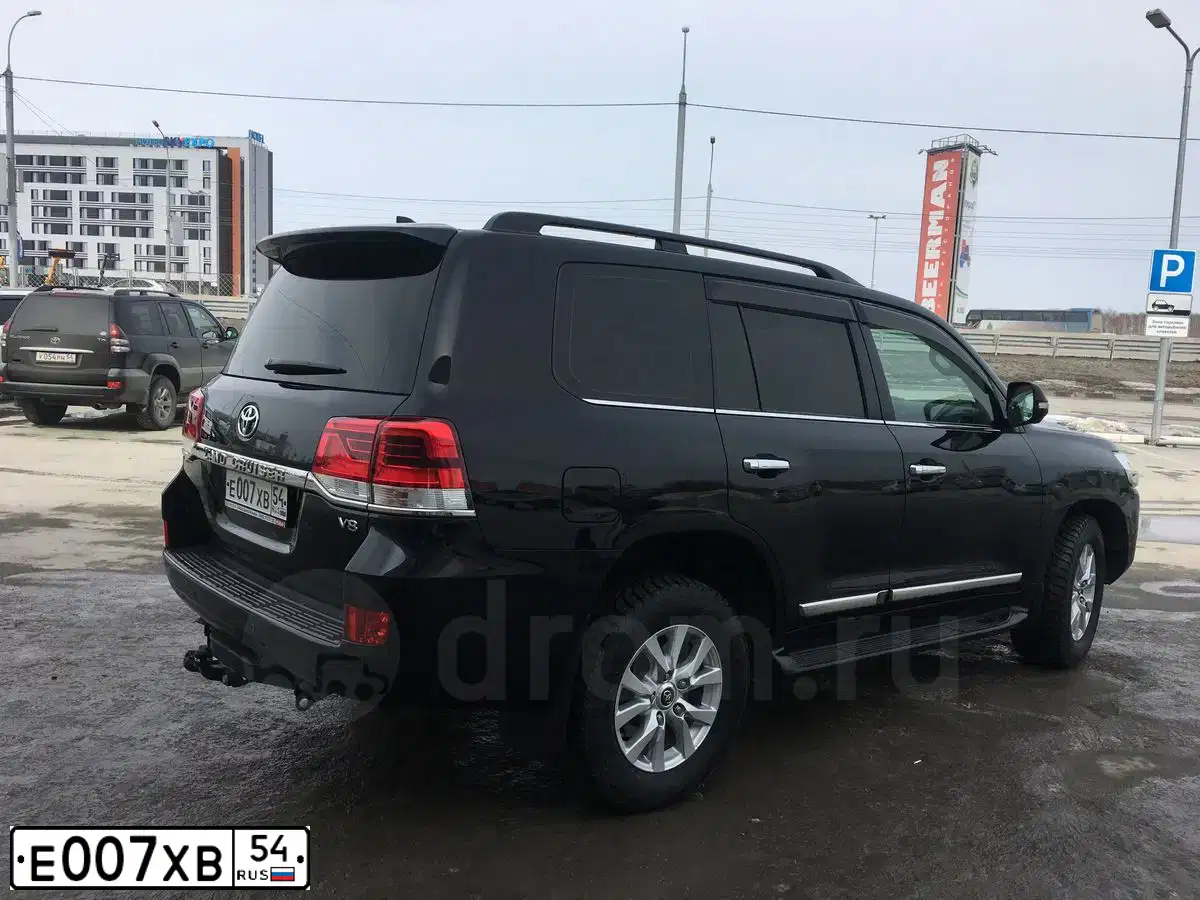 Фото автомобиля TOYOTA LANDCRUISER, 2014 — госномер Е728ОК154. Цвет: ЧЕРНЫЙ