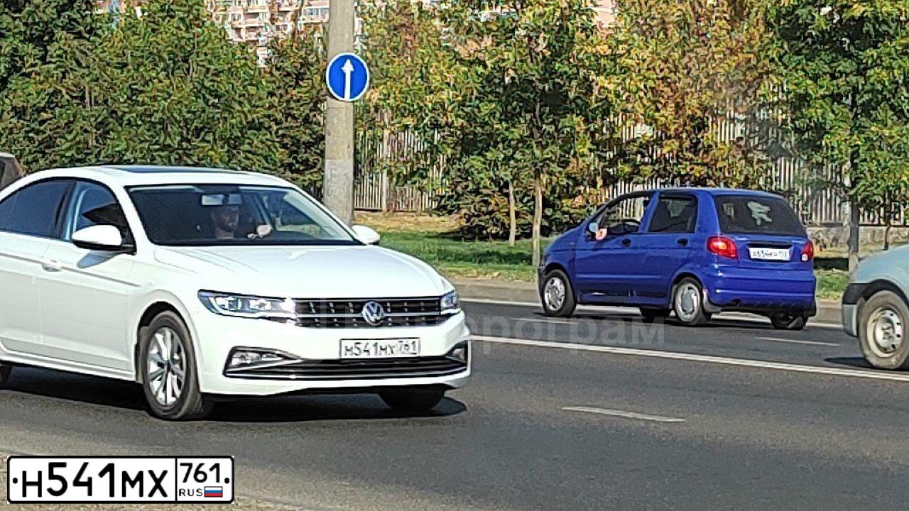 Фото автомобиля MITSUBISHI LANCER, 2010 — госномер Х032ВТ180