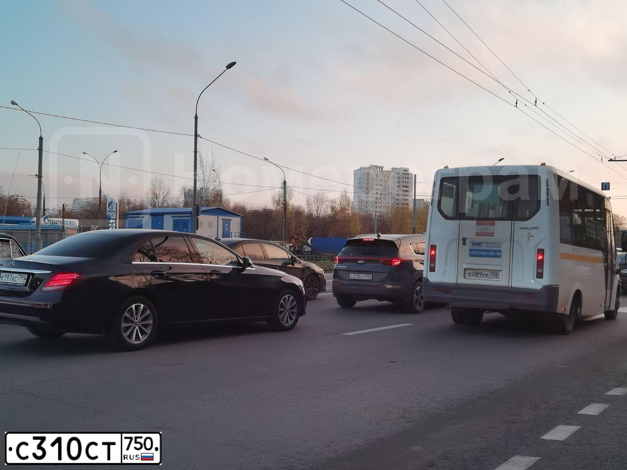 Фото автомобиля KIA SPORTAGE, 2018 — госномер Р812ВК40. Цвет: СЕРЫЙ
