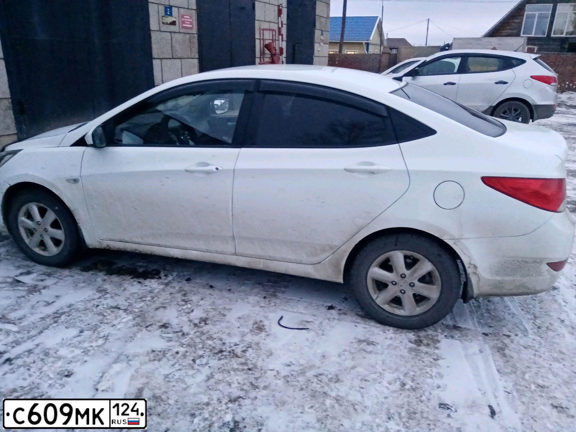 Фото автомобиля HYUNDAI SOLARIS, 2011 — госномер С609МК124. Цвет: Белый