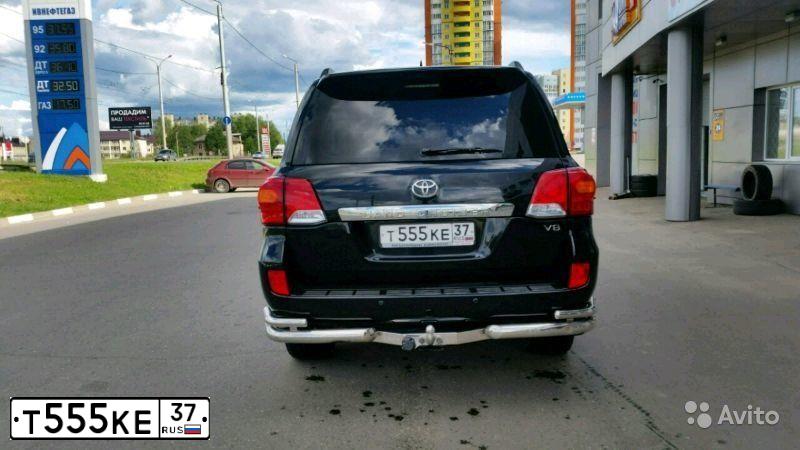 Фото автомобиля TOYOTA LANDCRUISER 200, 2013 — госномер Т329ЕУ51. Цвет: ЧЕРНЫЙ