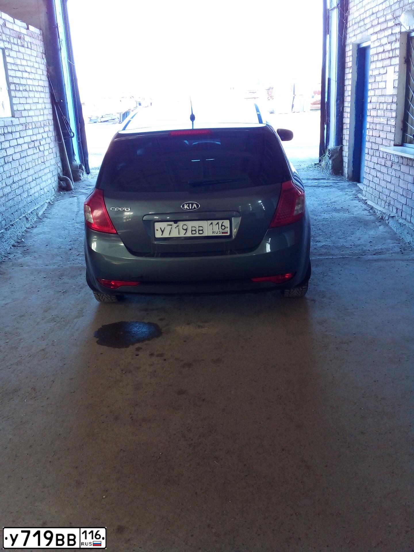Фото автомобиля KIA CEE'D, 2010 — госномер Н025КА116. Цвет: СЕРЕБРИСТЫЙ