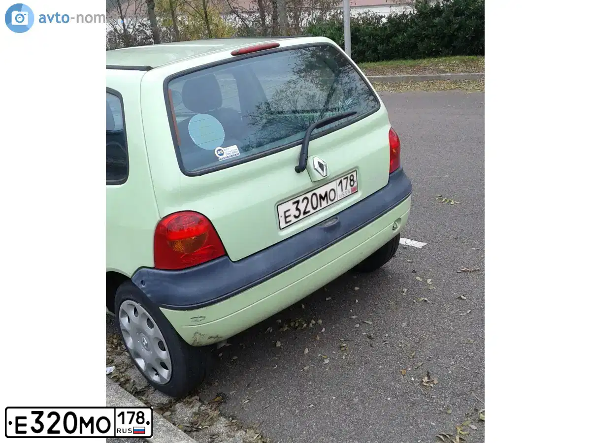 Фото автомобиля VOLKSWAGEN POLO, 2011 — госномер Е320МО178. Цвет: СИНИЙ
