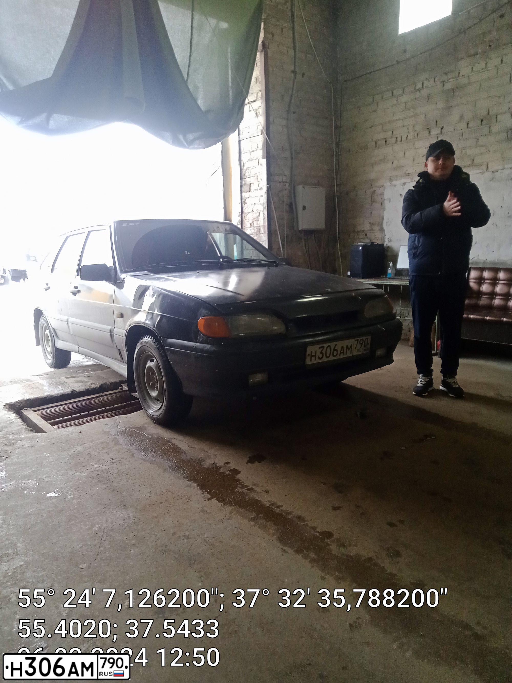 Фото автомобиля LADA 2114 SAMARA, 2006 — госномер М215МО71. Цвет: ГРАФИТ-МЕТАЛЛИК