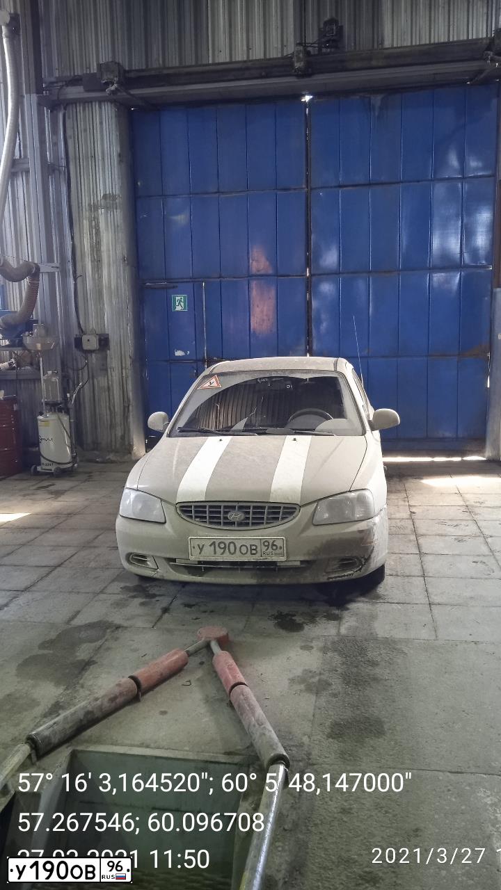 Фото автомобиля HYUNDAI ACCENT, 2005 — госномер Т281ОУ196