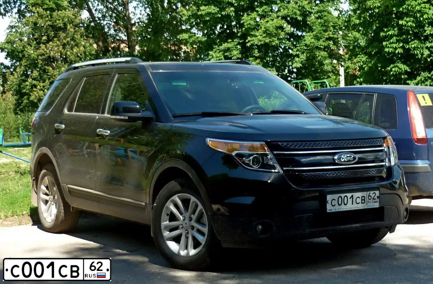 Фото автомобиля FORD EXPLORER, 2014 — госномер С001СВ62. Цвет: ЧЕРНЫЙ