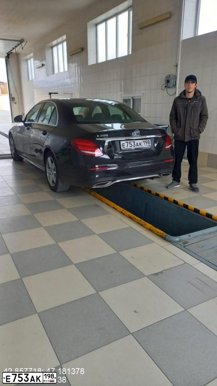 Фото автомобиля MERCEDES E-KLASSE, 2019 — госномер С310КР05. Цвет: ЧЕРНЫЙ