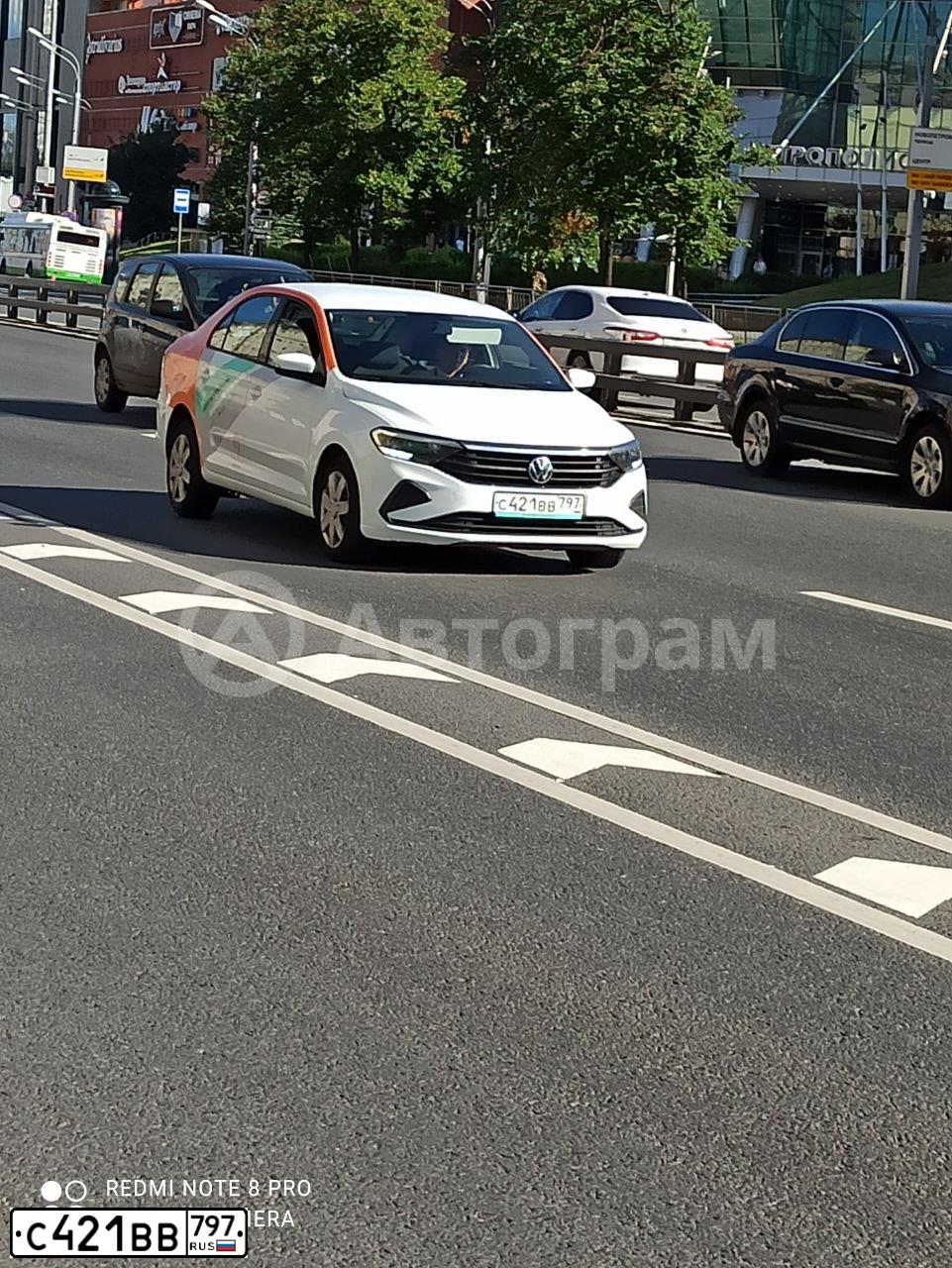 Фото автомобиля VOLKSWAGEN POLO, 2020 — госномер С421ВВ797. Цвет: Белый