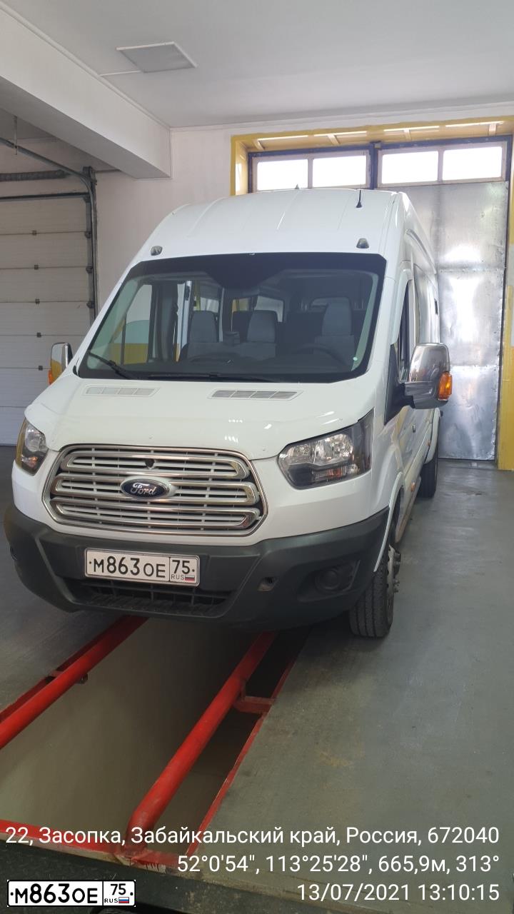 Фото автомобиля FORD TRANSIT, 2017 — госномер М863ОЕ75. Цвет: Белый