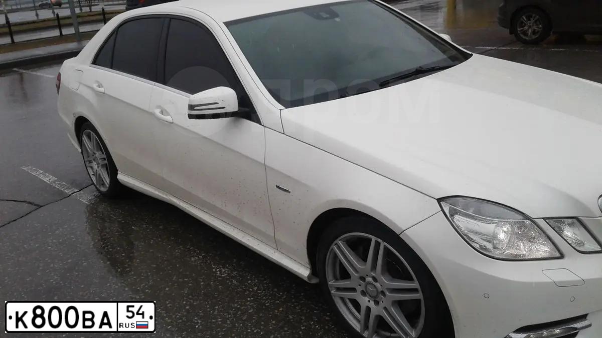 Фото автомобиля MERCEDES-BENZ E200, 2012 — госномер Х941НС196. Цвет: БЕЛЫЙ