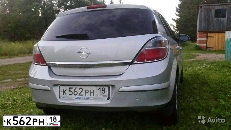 Фото автомобиля OPEL ASTRA, 2010 — госномер К562РН18. Цвет: СЕРЕБРИСТЫЙ