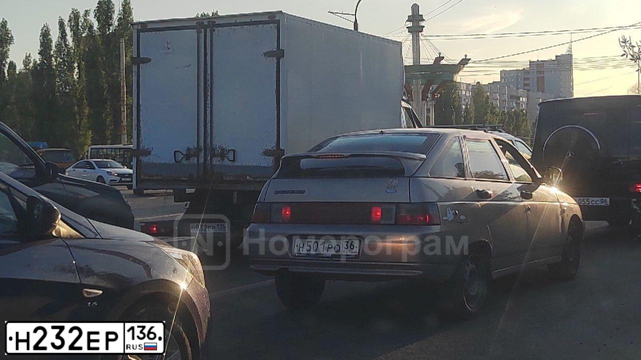 Фото автомобиля OPEL ASTRA, 2007 — госномер О594ТН46. Цвет: Красный