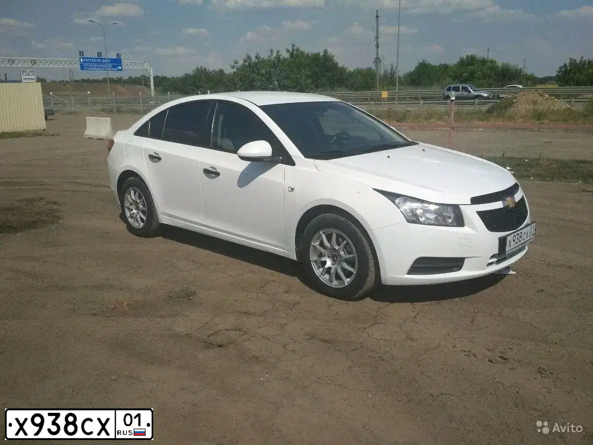 Фото автомобиля CHEVROLET CRUZE, 2011 — госномер В500НО193. Цвет: Белый