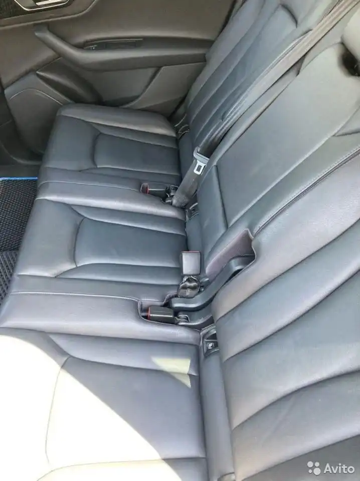 Фото автомобиля AUDI A4, 2020 — госномер У006КТ72. Цвет: СЕРЫЙ