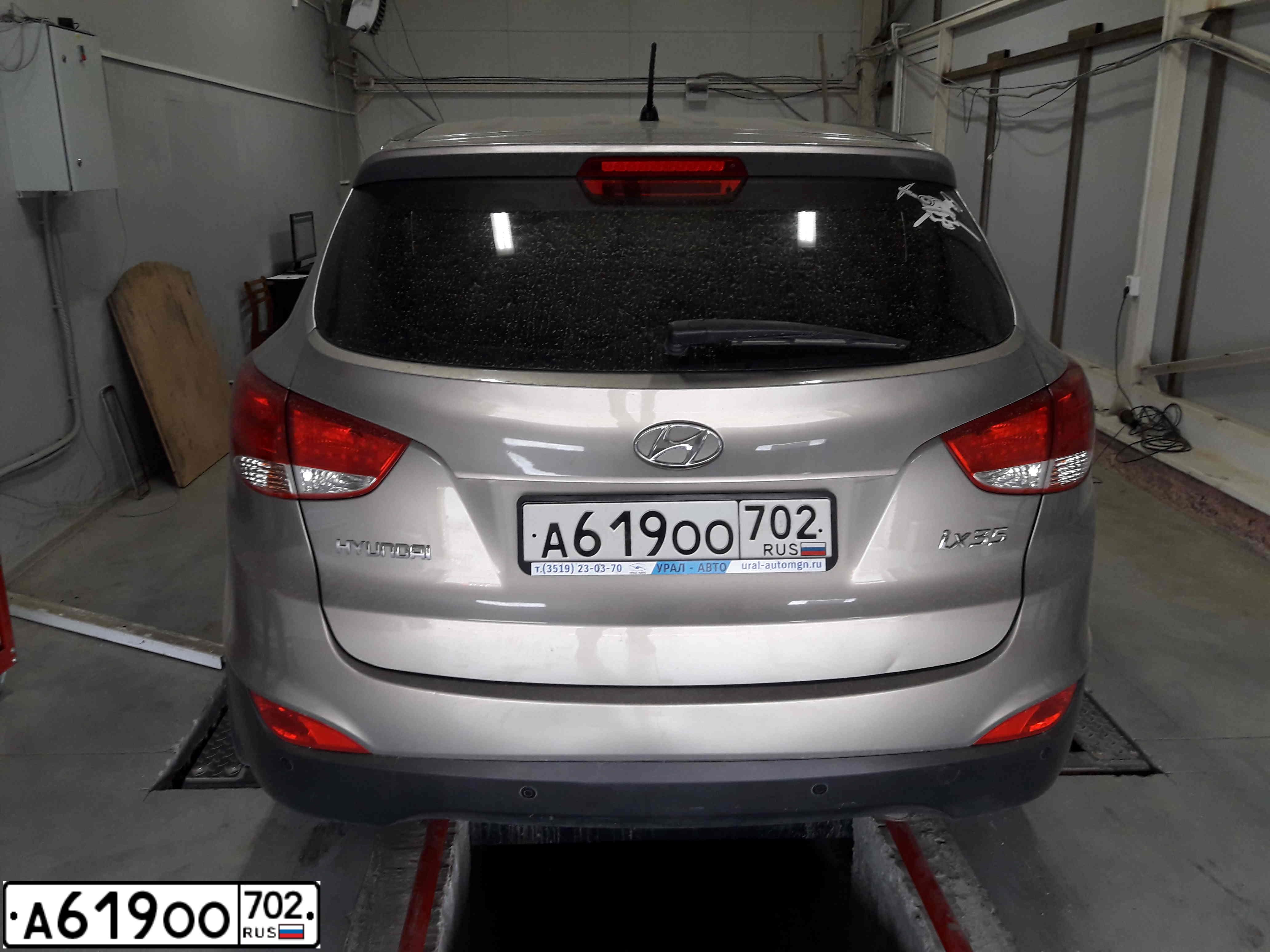 Фото автомобиля HYUNDAI IX35, 1910 — госномер А619ОО702. Цвет: БЕЖЕВЫЙ