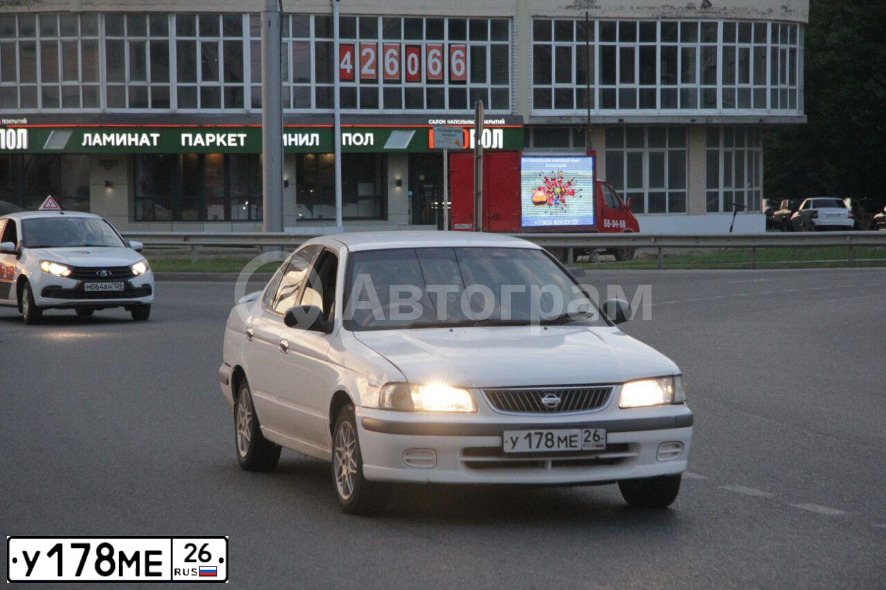 Фото автомобиля НИССАН SUNNY, 2000 — госномер У178МЕ26
