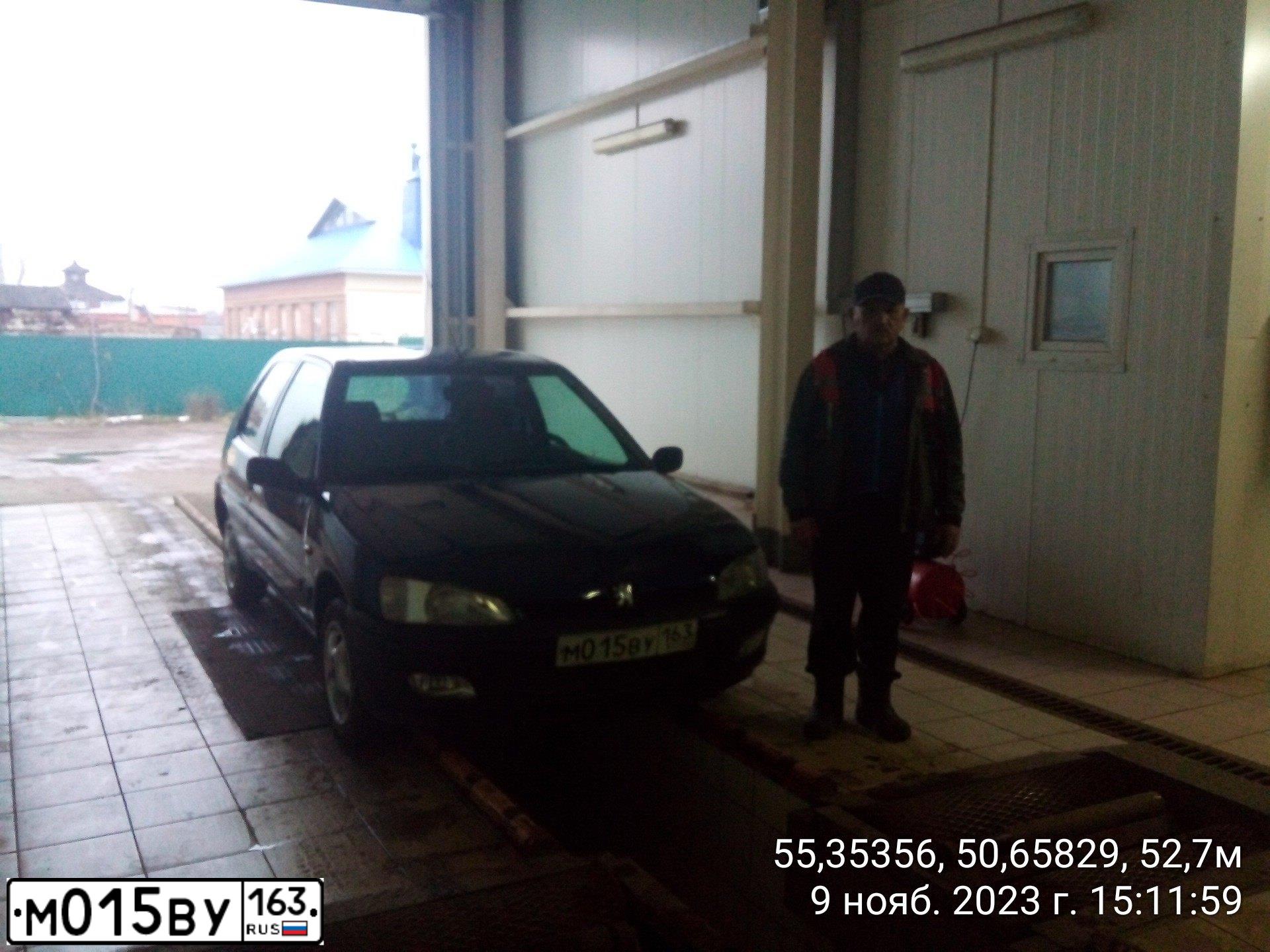 Фото автомобиля PEUGEOT 106, 1998 — госномер М015ВУ163. Цвет: СИНИЙ