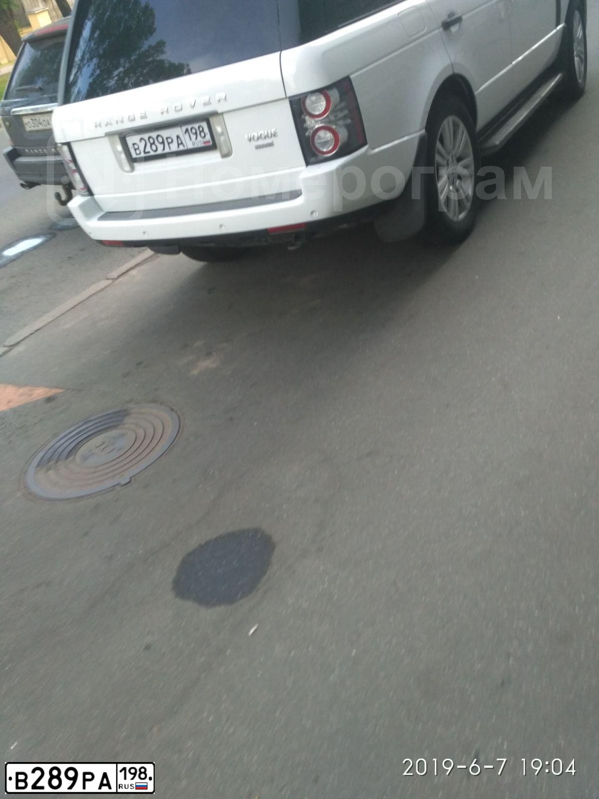 Фото автомобиля LANDROVER RANGE ROVER, 2010 — госномер Т007ТА36. Цвет: ЯРКО-БЕЛЫЙ