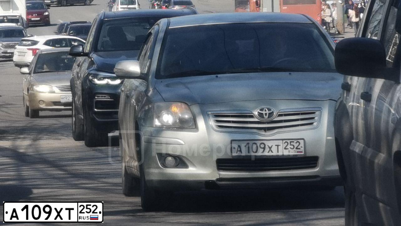 Фото автомобиля TOYOTA AVENSIS, 2007 — госномер А109ХТ252. Цвет: СЕРЫЙ