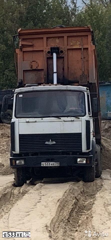 Фото автомобиля MAZ 5516 /6X4/, 2004 — госномер Е533ХЕ71. Цвет: белый(серый)