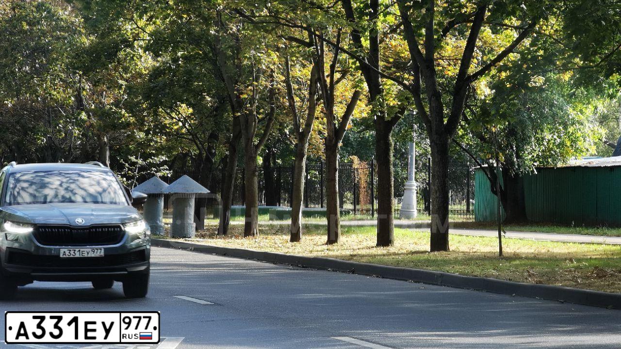 Фото автомобиля SKODA KODIAQ, 2022 — госномер А331ЕУ977. Цвет: СЕРЫЙ