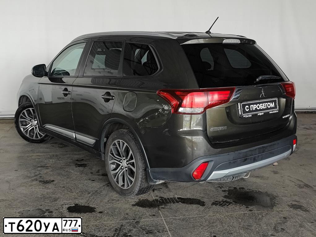 Фото автомобиля MITSUBISHI OUTLANDER, 2016 — госномер Т620УА777. Цвет: Коричневый