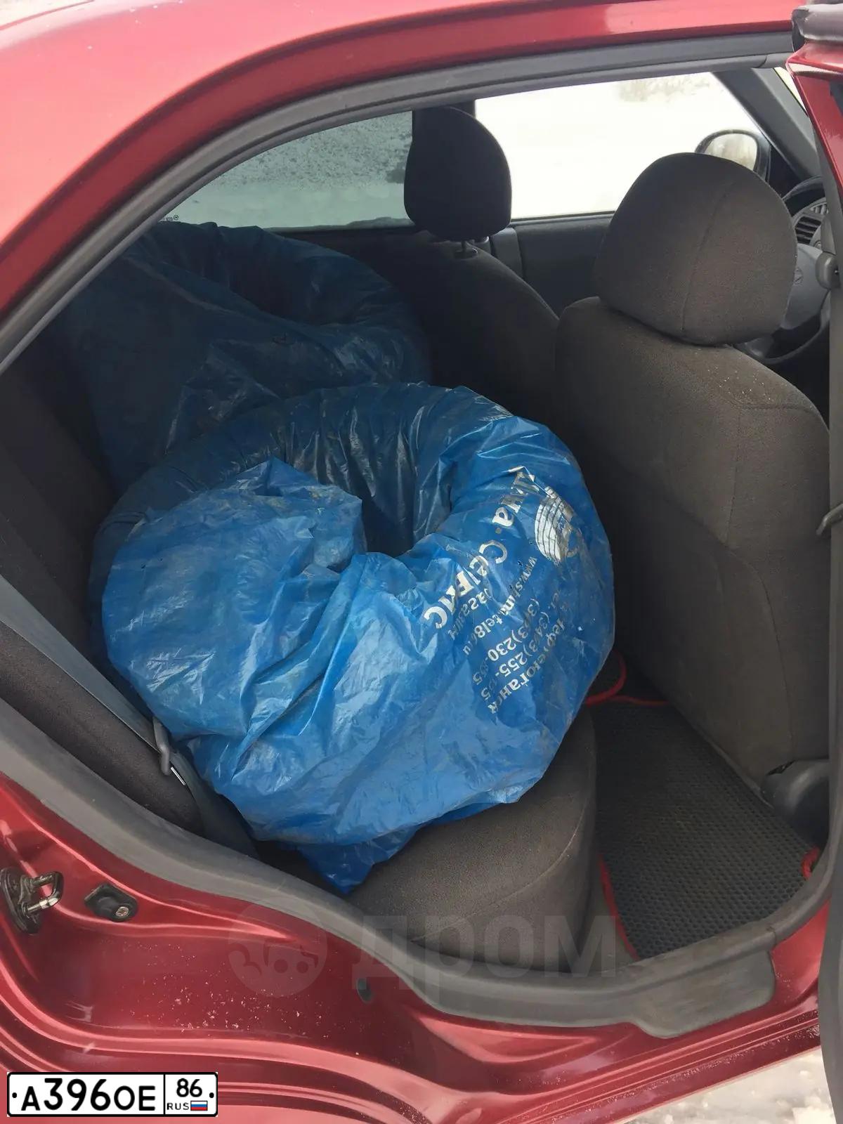 Фото автомобиля HYUNDAI ACCENT, 2005 — госномер К711СО702. Цвет: Красный
