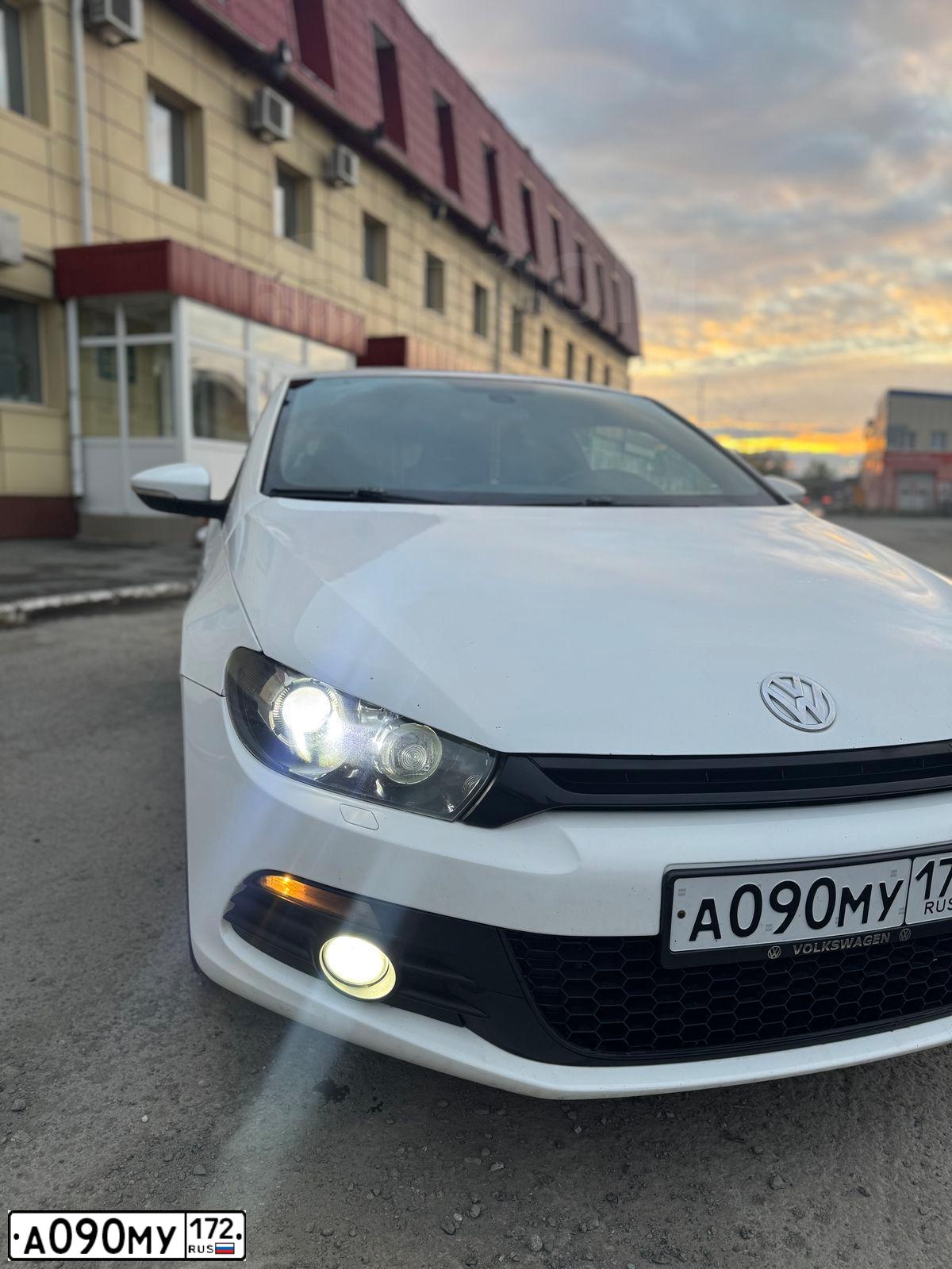 Фото автомобиля VOLKSWAGEN SCIROCCO, 2011 — госномер А090МУ172. Цвет: Белый