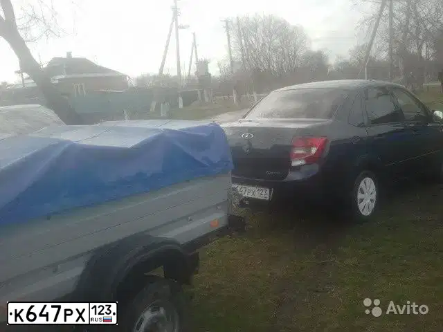 Фото автомобиля TOYOTA AVENSIS, 2005 — госномер К647РХ123. Цвет: Серебристый