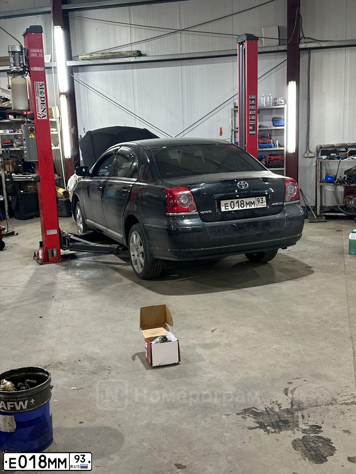 Фото автомобиля TOYOTA AVENSIS, 2007 — госномер Е018ММ93. Цвет: ЧЕРНЫЙ
