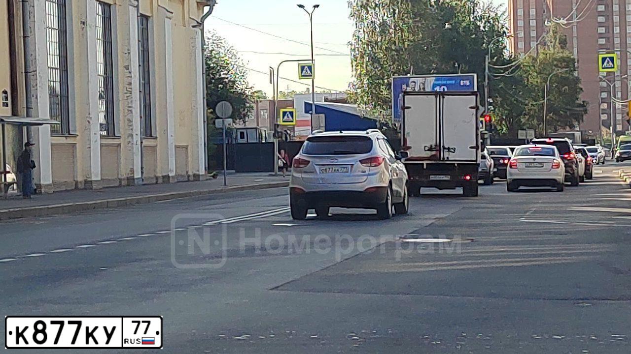 Фото автомобиля LANDROVER RANGE ROVER EVOQUE, 2013 — госномер Е395ВС799. Цвет: БЕЛЫЙ ЯРКИЙ