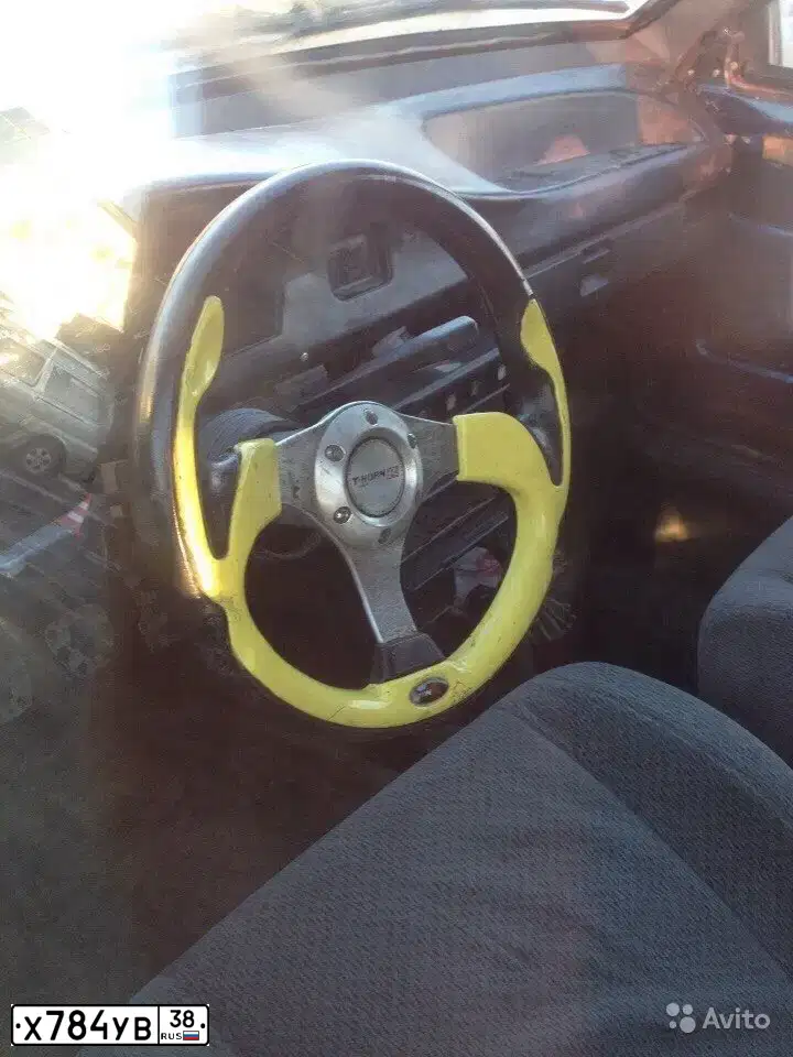 Фото автомобиля LADA 2108 SAMARA, 1996 — госномер Х784УВ38. Цвет: синий