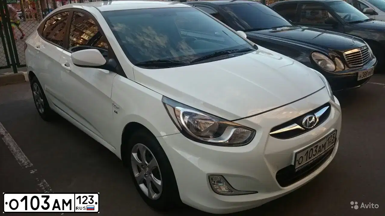 Фото автомобиля HYUNDAI SOLARIS, 2011 — госномер О103АМ123. Цвет: БЕЛЫЙ