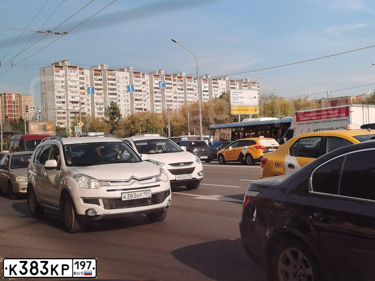 Фото автомобиля CITROEN C-CROSSER, 2011 — госномер У537ВР790. Цвет: Белый