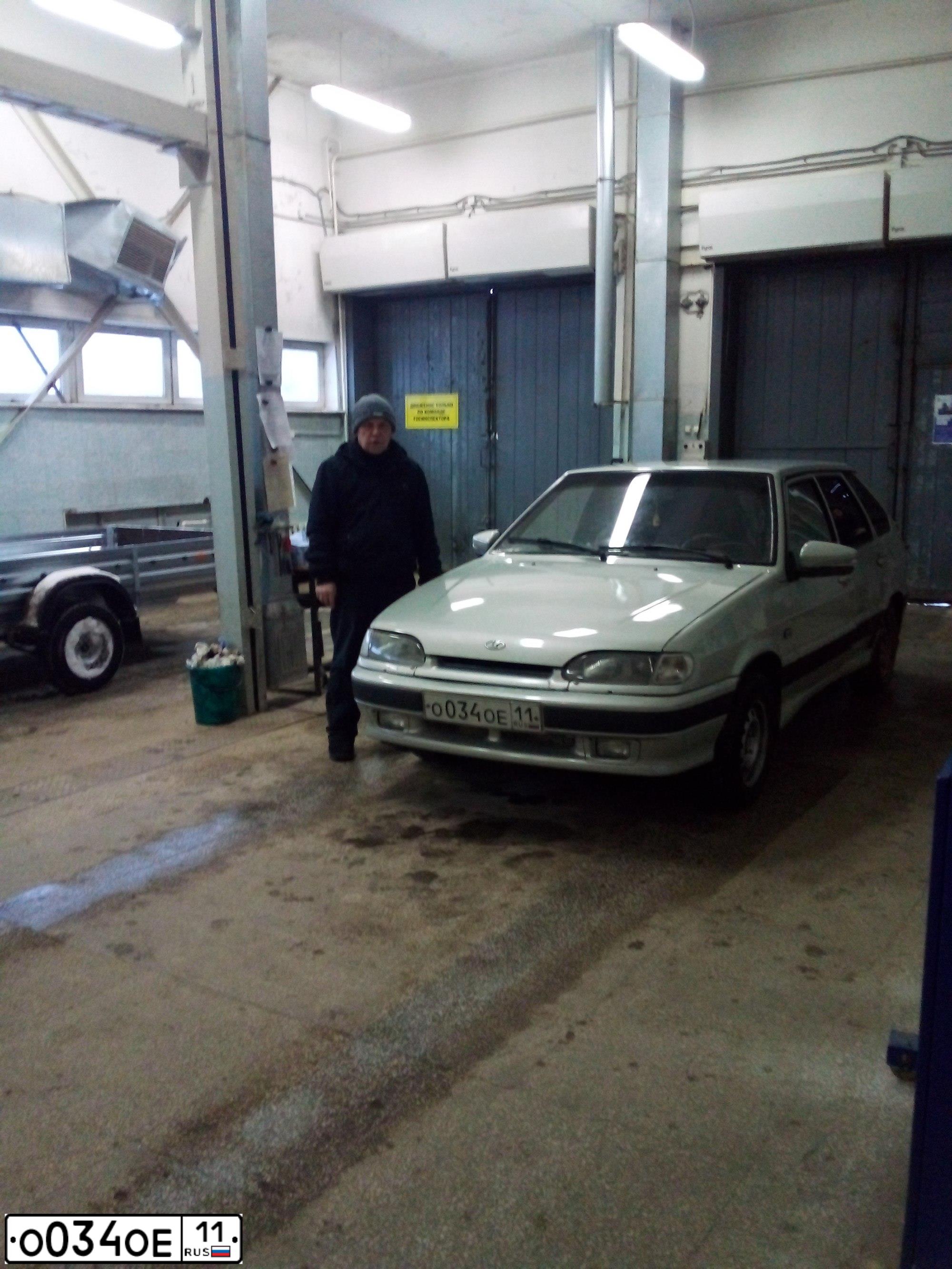Фото автомобиля LADA 2114 SAMARA, 2005 — госномер Е118ВК11. Цвет: МОЛОЧНО-БЕЛЫЙ СЕРЕБРИСТЫЙ