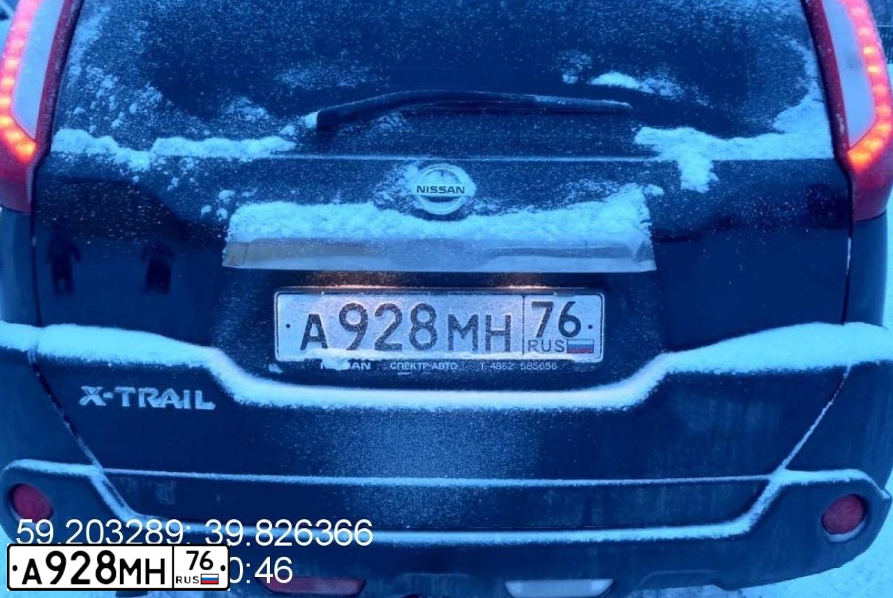Фото автомобиля NISSAN X-TRAIL, 2012 — госномер О891КТ29. Цвет: ЧЕРНЫЙ