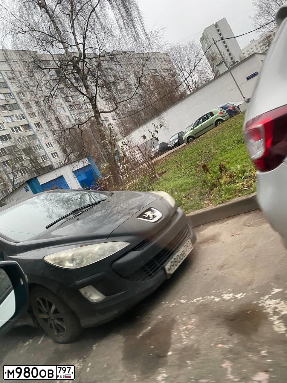 Фото автомобиля PEUGEOT 308, 2008 — госномер М980ОВ797. Цвет: ЧЕРНЫЙ