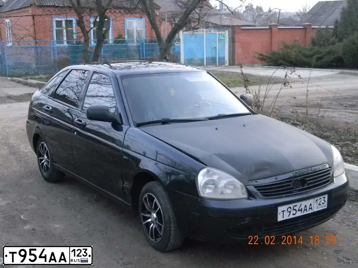 Фото автомобиля LADA 2172 PRIORA, 2008 — госномер О166ХХ161. Цвет: ГРАФИТОВЫЙ МЕТАЛЛИК