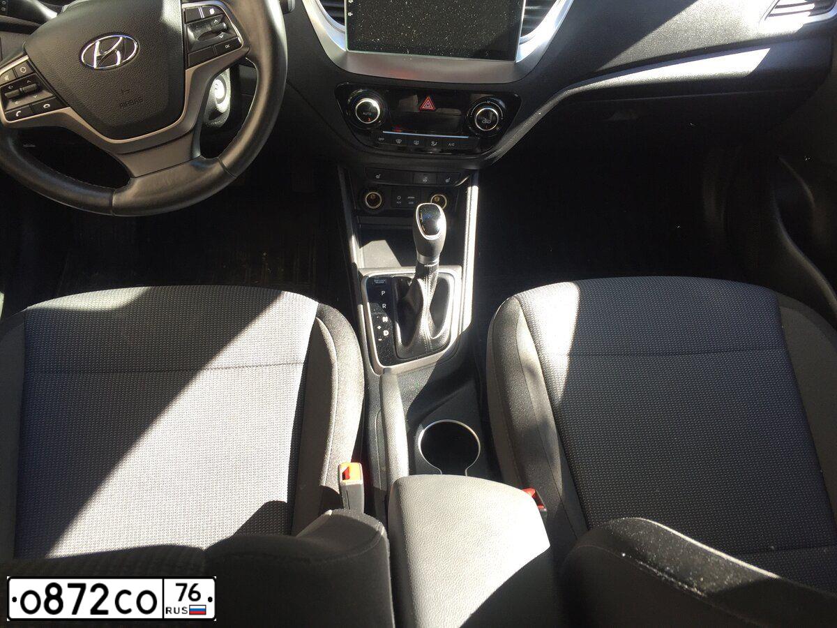Фото автомобиля HYUNDAI SOLARIS, 2018 — госномер В829ТА69. Цвет: ЧЕРНЫЙ