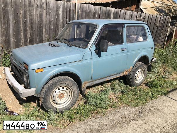 Фото автомобиля LADA 2121 NIVA, 2006 — госномер М444ВО196. Цвет: СЕРО-СИНИЙ