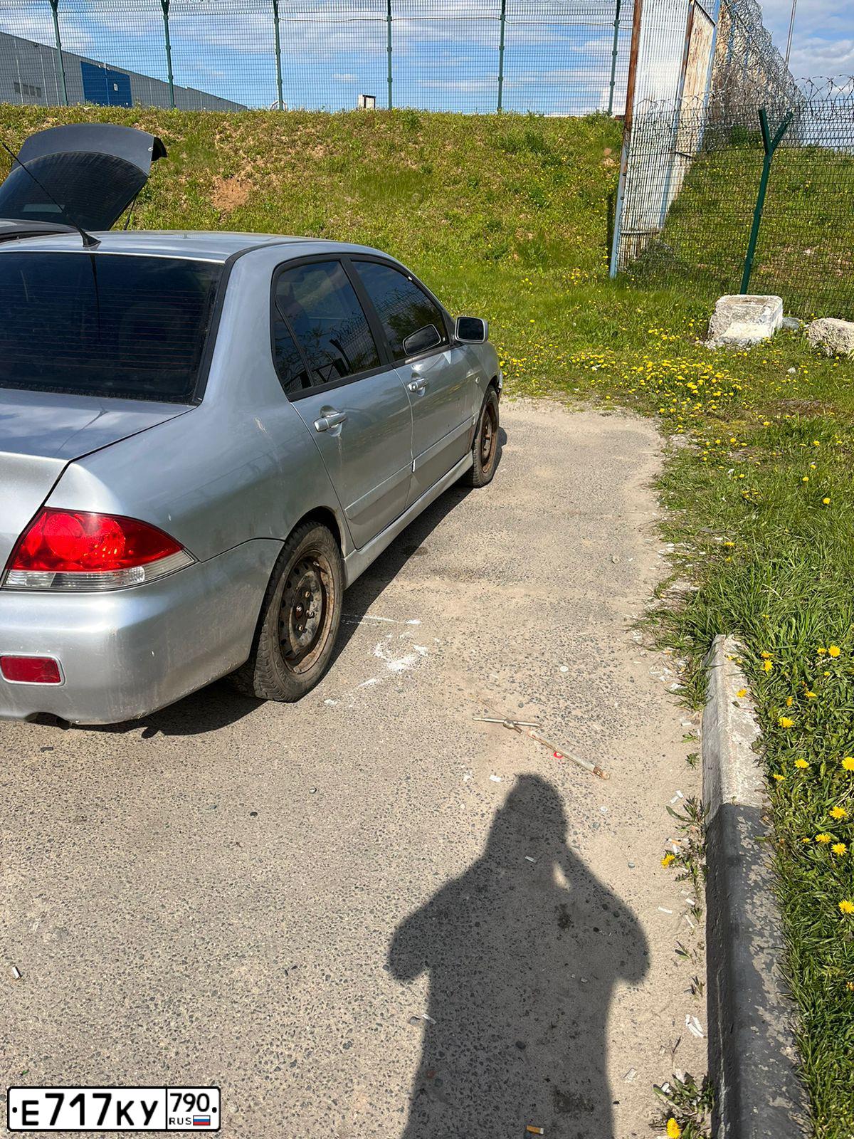 Фото автомобиля MITSUBISHI LANCER, 2004 — госномер Т051ЕС550. Цвет: СЕРЕБРИСТЫЙ