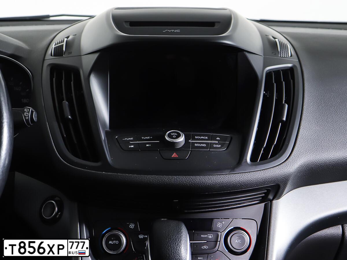 Фото автомобиля FORD KUGA, 2017 — госномер У744УО790. Цвет: ЧЕРНЫЙ