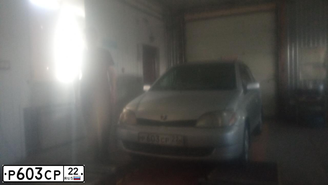 Фото автомобиля TOYOTA PLATZ, 2000 — госномер Е764МЕ19