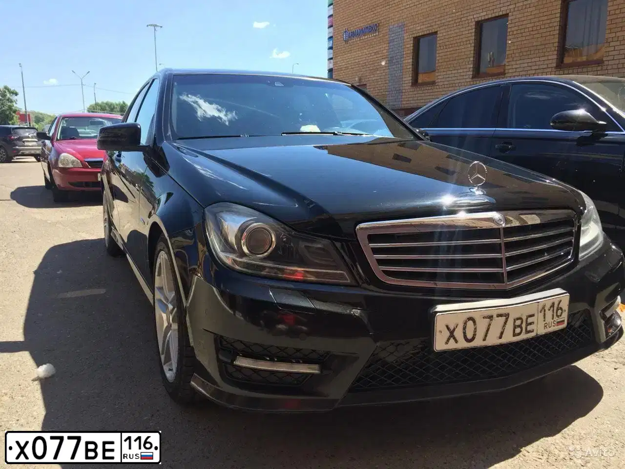 Фото автомобиля MERCEDES C-KLASSE, 2011 — госномер Х077ВЕ116. Цвет: ЧЕРНЫЙ