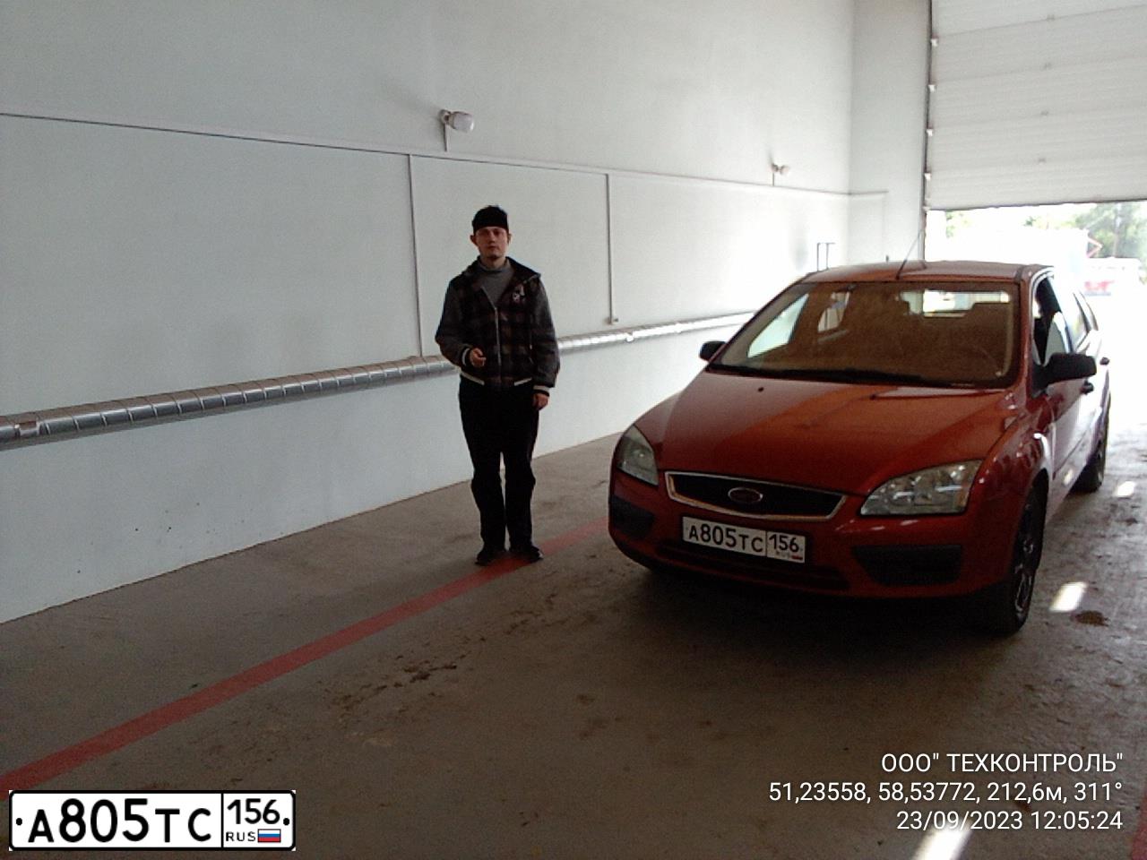 Фото автомобиля FORD FOCUS, 2006 — госномер Т996НТ102. Цвет: КРАСНО-ОРАНЖЕВЫЙ
