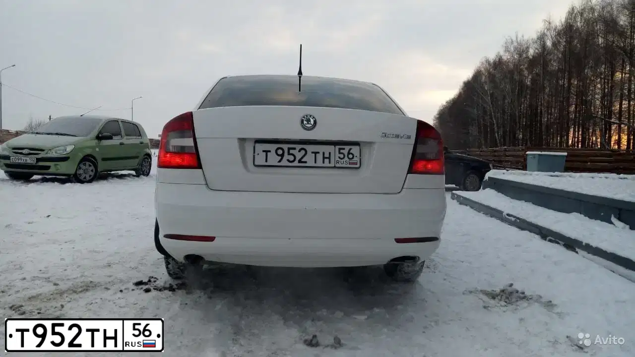 Фото автомобиля SKODA OCTAVIA, 2011 — госномер Х860ОА102. Цвет: БЕЛЫЙ