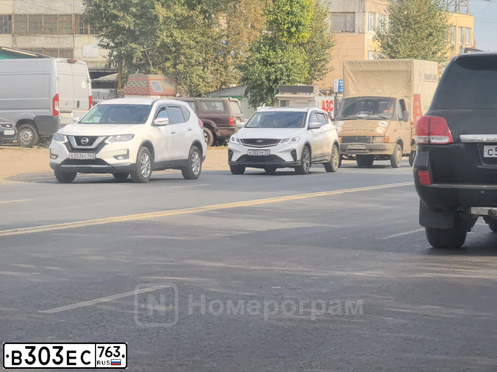 Фото автомобиля NISSAN X-TRAIL, 2019 — госномер Е894ВУ550. Цвет: Темно-синий