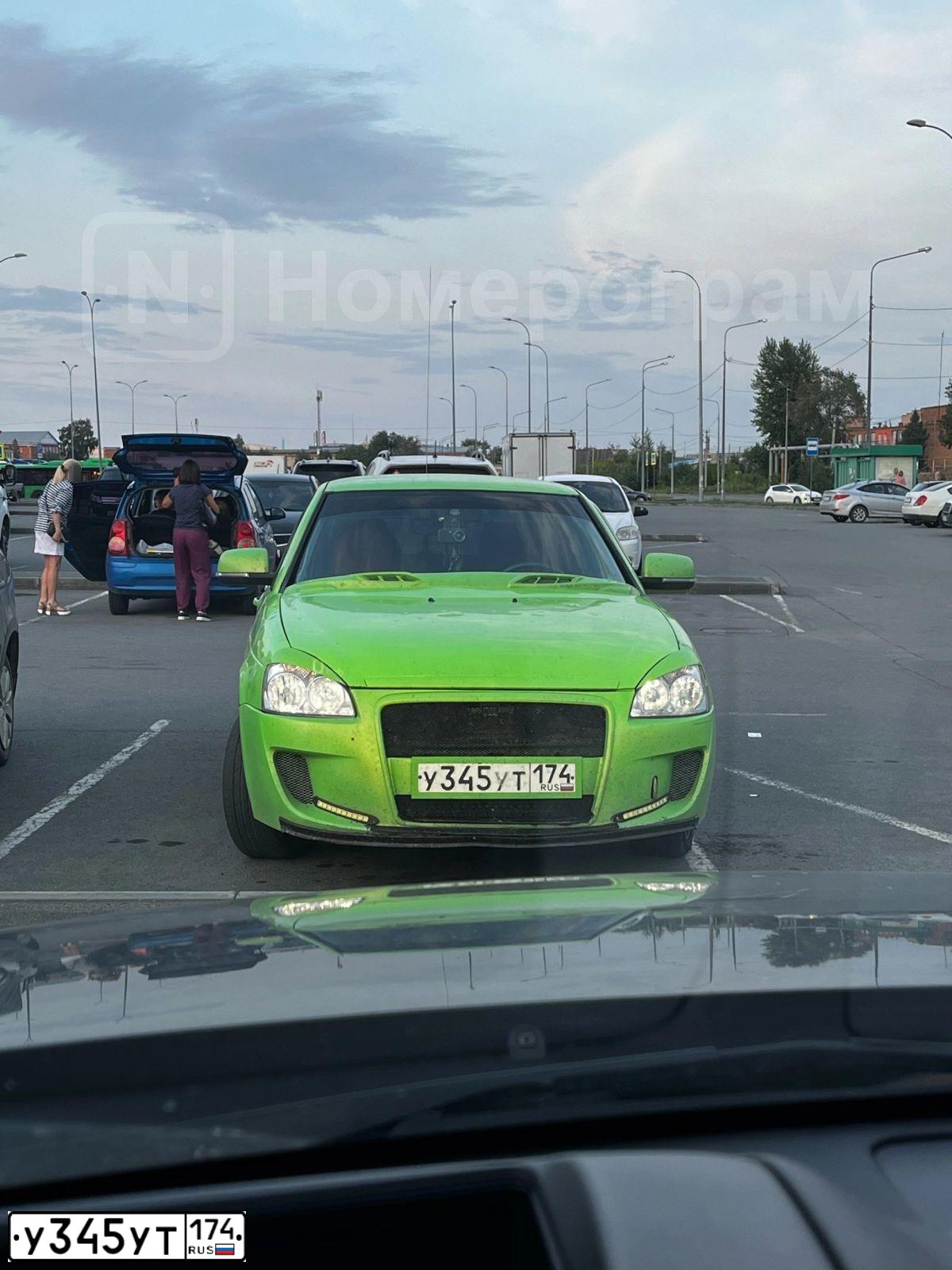 Фото автомобиля LADA 2170 PRIORA, 2007 — госномер У537НМ05. Цвет: ЗЕЛЕНЫЙ